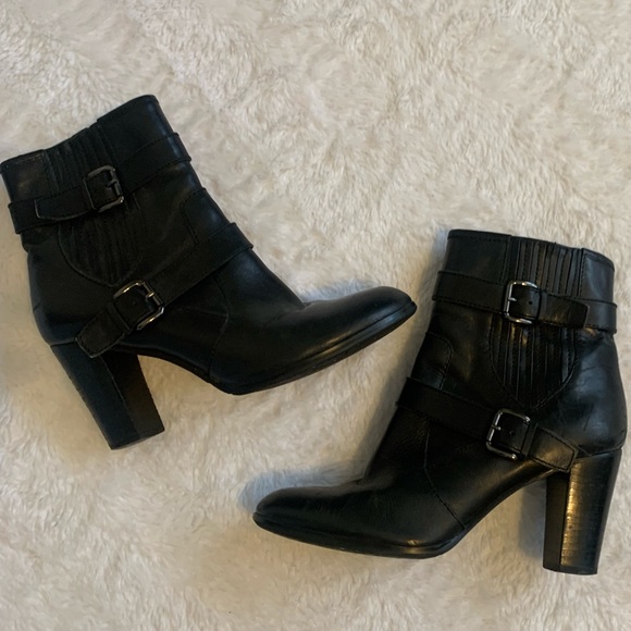 Tahari Robyn Black Leather Ankle Boots - Picture 2 of 4